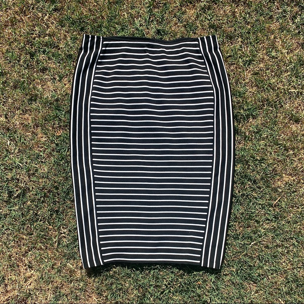 APT 9 Long Pencil Skirt Black with White Stripes US Women’s Medium